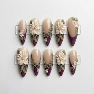3D Flower Press On Nails, Plum Purple Textured French Tip Nails, Luxury Hand Sculpted Floral False Nails, Vintage Cottagecore Art Custom immagine 3