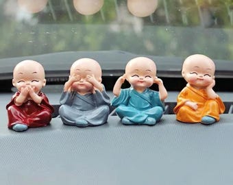 Juego de 4 figuras de monjes: estatuas de Buda zen, decoración para el salpicadero del coche en miniatura