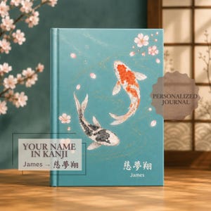 Gepersonaliseerd Kanji-dagboek | Japans notitieboek met harde kaft en karper- en kersenbloesemmotief | Origineel Kanji-ontwerp | Japans cultureel cadeau