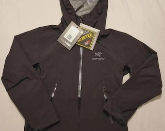 Chaqueta impermeable Arc'teryx Beta LT para hombre, con tecnología GORE-TEX.