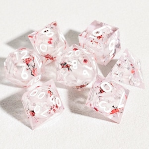 Jeu de dés MDN Sakura à noyau liquide faits main, dés polyédriques en résine de fleurs de cerisier, dés RPG floraux roses, pour donjons et dragons