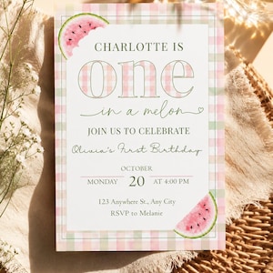 Puede incluir: Una tarjeta de invitación de cumpleaños rectangular con un borde de cuadros vichy rosa y verde, rodajas de sandía y el texto: Charlotte is one in a melon, join us to celebrate, Olivia's first birthday, Monday October 20 at 4:00 PM.