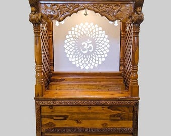 Mandir per la preghiera in legno con cassetto, dipinto a mano, con finitura naturale lucida color noce.