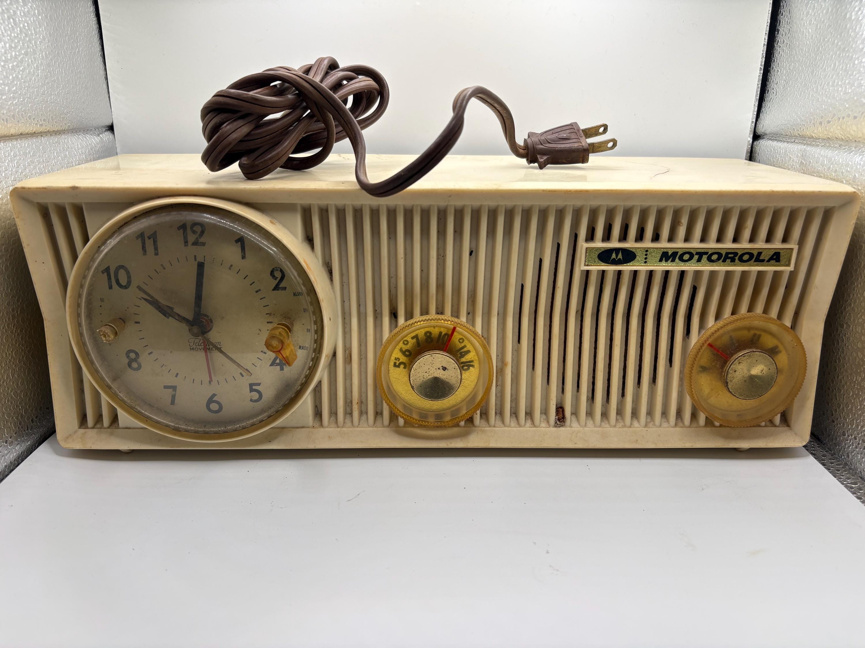 Vintage Motorola Clock Radio - Etsy