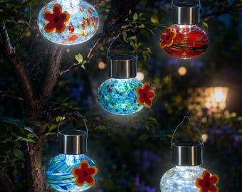 Comedero solar para colibríes con luz, comedero colgante de vidrio, decoración para jardín exterior, linterna LED solar, regalo para amantes de las aves, adorno para patio o jardín.