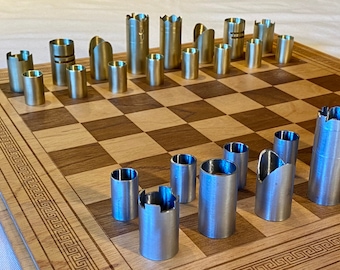 Schaakspel handgemaakt - koperstaal of messing - modern en rustiek - grote set