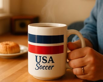 USA Fussball Becher 2026 | American Football Fan Kaffeetasse | WM 2026 USA 11 Unzen Tasse | US Fussball Team Geschenk