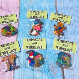 Halloween Coloring Kits , Party Favors, Trick or Treat, Halloween party favors, Crayons, Halloween Crayons, Trick Or Treat Favors image 2