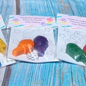 Puede incluir: Cinco peque&ntilde;as bolsas con etiquetas de agradecimiento que dicen "Gracias por hacer mi fiesta tan dulce! Con cari&ntilde;o, Snazzy". Cada bolsa contiene una peque&ntilde;a p&aacute;gina para colorear con un cono de helado y dos peque&ntilde;os crayones.