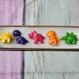 Dinosaur Box Crayon Set - Party Favors -  Personalized Crayons - Girl & Boy Dinosaur