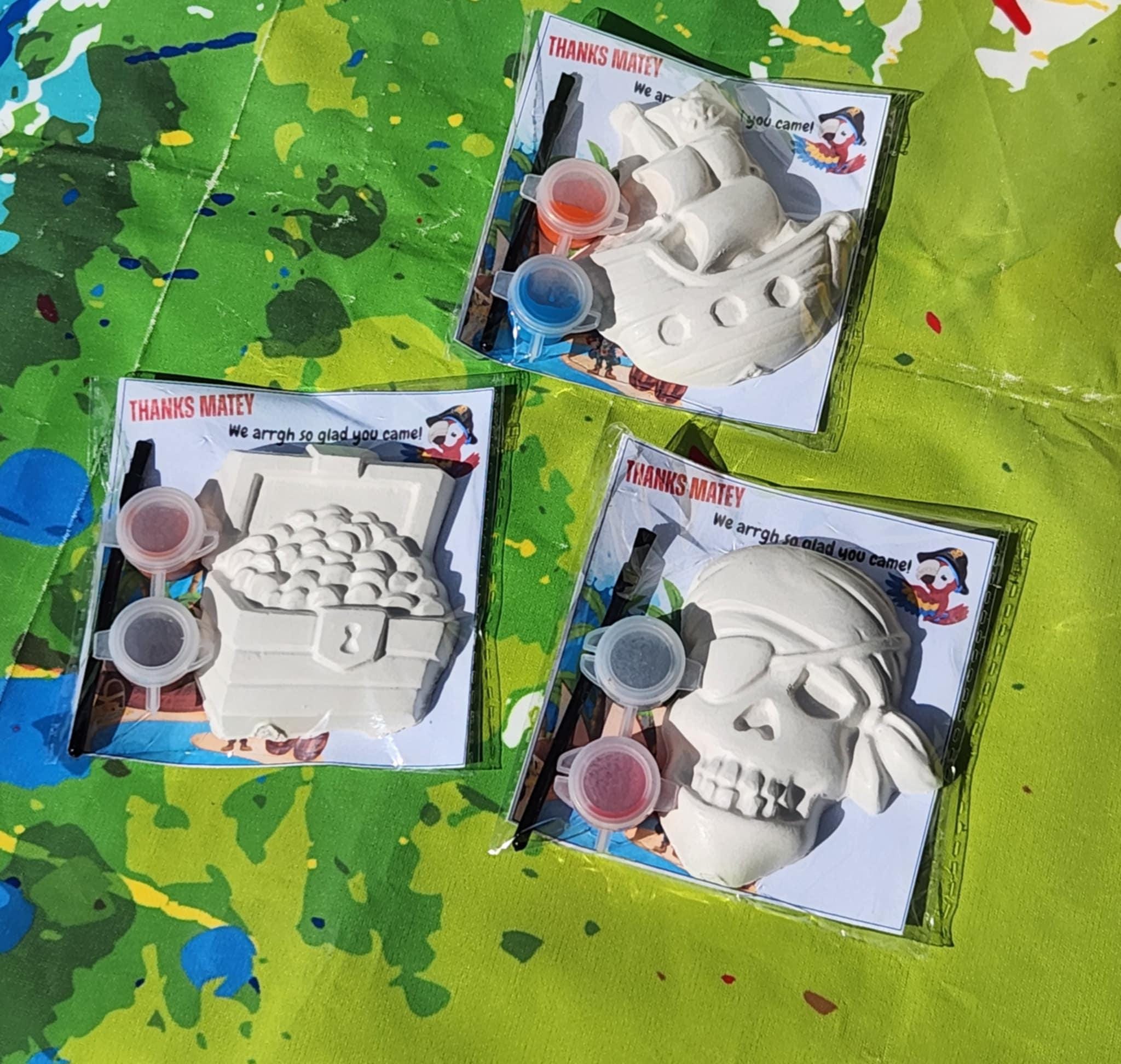 Pirate Paint Kit Party Favor Treasure Chest, Ship & Skull Craft Kids…