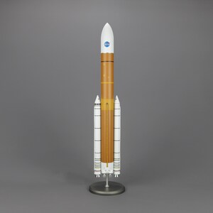 Model pokładowy ręcznie wykonany SLS Cargo skala 1\250