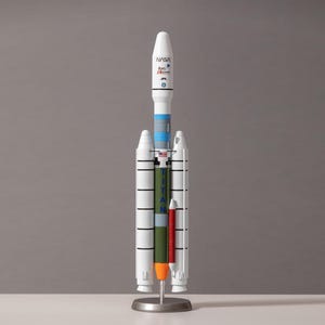 Duży, muzealny model wykonany ręcznie, komercyjny Titan-III Mars Observer w skali startowej 1\50