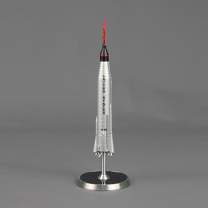 Model pokładowy wykonany ręcznie przez Mercury Atlas w skali 1/100
