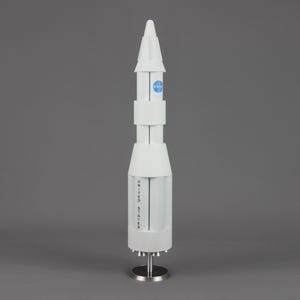 Model ręczny Deckstop American Nova w skali startowej 1\144