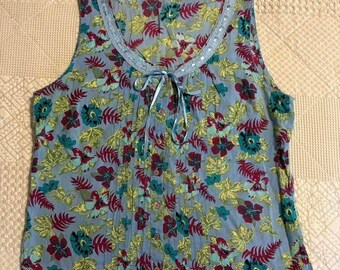 Vintage blue floral tank top with ribbon bow details, L