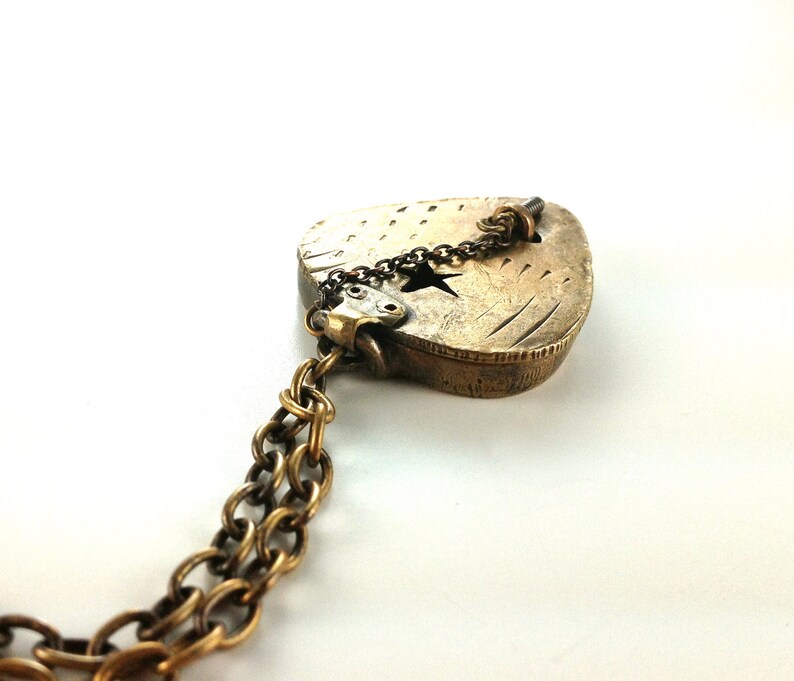 Guitar pick locket Clearance