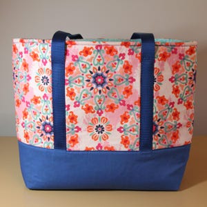 Bolso de mano/bolso de hombro/cartera hecho a mano: patrón geométrico en tonos rosas, naranjas, verdes y azules
