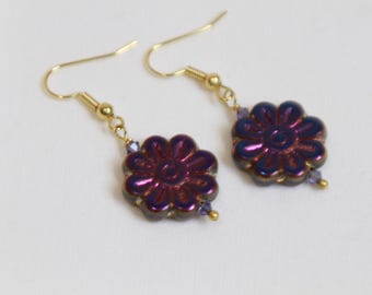Boucles d'oreilles fleurs violettes irisées