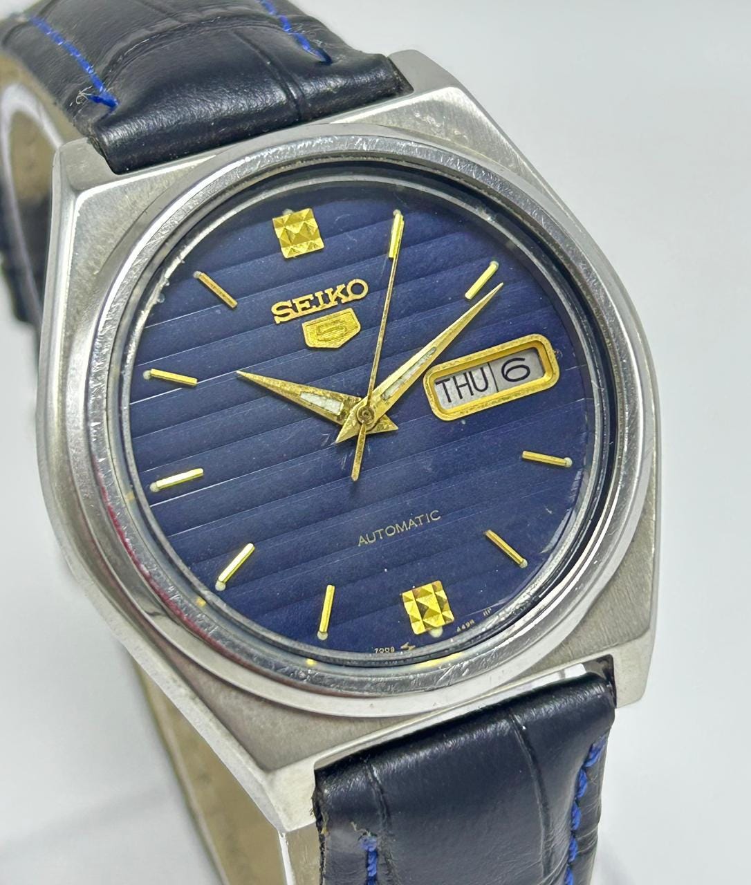 Seiko 7009 Blue - Etsy Seiko Automatic 17 Jewel 7009-8089 sunburst blue dial watch main image 0