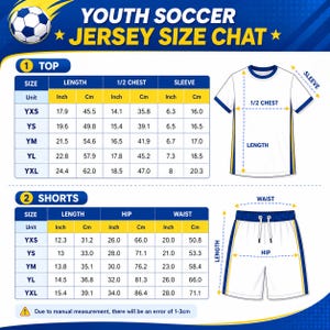 Puede incluir: Una tabla de tallas de camisetas de f&uacute;tbol juvenil con una camiseta y pantalones cortos blancos con ribetes azules y amarillos. El gr&aacute;fico incluye tablas de medidas en pulgadas y cent&iacute;metros, tallas de YXS a YXL y una nota aclaratoria.
