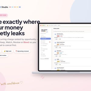 Puede incluir: Una pantalla de port&aacute;til muestra la interfaz de The GridX Studio, un panel de control de auditor&iacute;a de suscripciones con cargos recurrentes. El texto dice: See exactly where your money quietly leaks, con categor&iacute;as como Unused, High cost y Upcoming renewal.