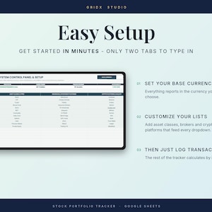 Puede incluir: Un gr&aacute;fico digital para un rastreador de cartera de acciones titulado Easy Setup. Muestra una tableta con una hoja de c&aacute;lculo System Control Panel & Setup, junto con tres pasos numerados para configurar la moneda, personalizar listas y registrar transacciones.