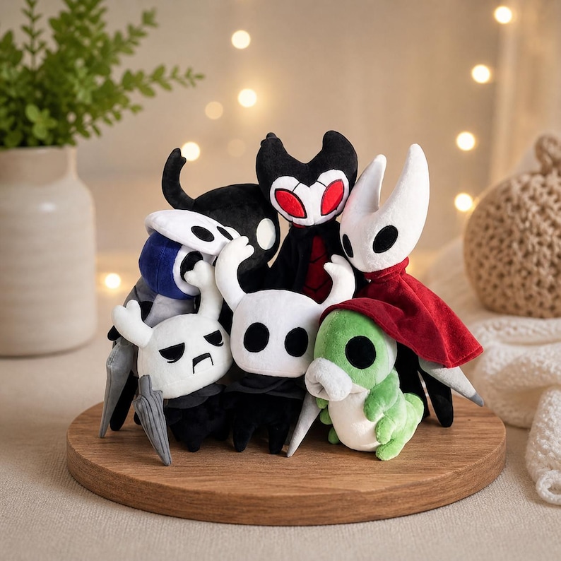 Hollow Knight Plyschset – Knight & Boss Plyschdjur, Silksong-inspirerade gosedjur, Indie-spelsamlarobjekt, Söt spelpresent, Plyschleksak bild 1