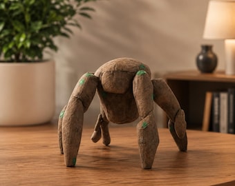 Aranha de Pelúcia Feita à Mão | Criatura de Pelúcia Assustadoramente Fofa para Decoração | Monstro de Pelúcia Macio e Fantástico | Presente Gótico para Companheiro de Mesa