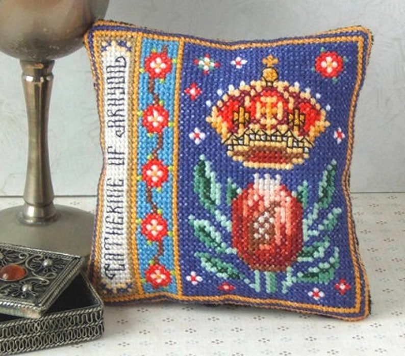 Catherine of Aragon Counted Cross Stitch Kit, Sheena Rogers Designs 画像 1