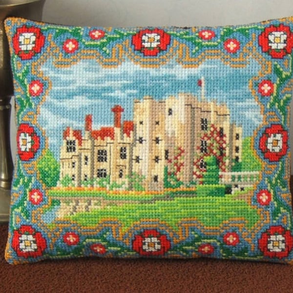 Kit de mini coussins Hever Castle au point de croix compté, Sheena Rogers Designs