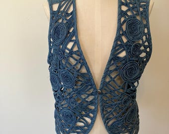 VTG Women’s Blue Denim Vest 3D Floral Western Cottagecore Sz. L Cut-out Button