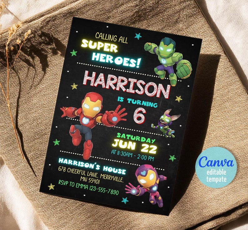 K&ouml;nnte beinhalten: Schwarze Einladungskarte mit Superhelden-Illustrationen und Text. Die Karte lautet "Aufruf an alle Superhelden!" und k&uuml;ndigt "Harrison wird 6" mit Veranstaltungsdetails an. Enth&auml;lt ein Canva-Badge f&uuml;r editierbare Vorlagen.