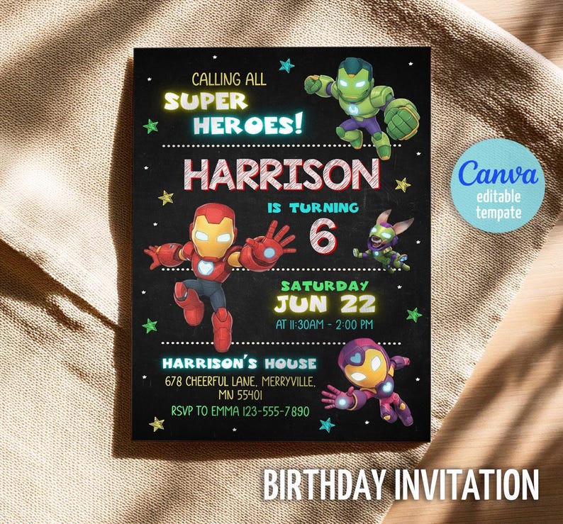K&ouml;nnte beinhalten: Schwarze Geburtstagseinladung mit Superhelden-Illustrationen und dem Text "Calling All Super Heroes!" f&uuml;r Harrisons 6. Geburtstag. Enth&auml;lt Datum, Uhrzeit und Adressdetails.