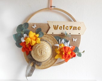 EMBROIDERY HOOP WREATH Front door decor Welcome sign Straw hat wreath and wildflowers wreath, country house design, entrance decor