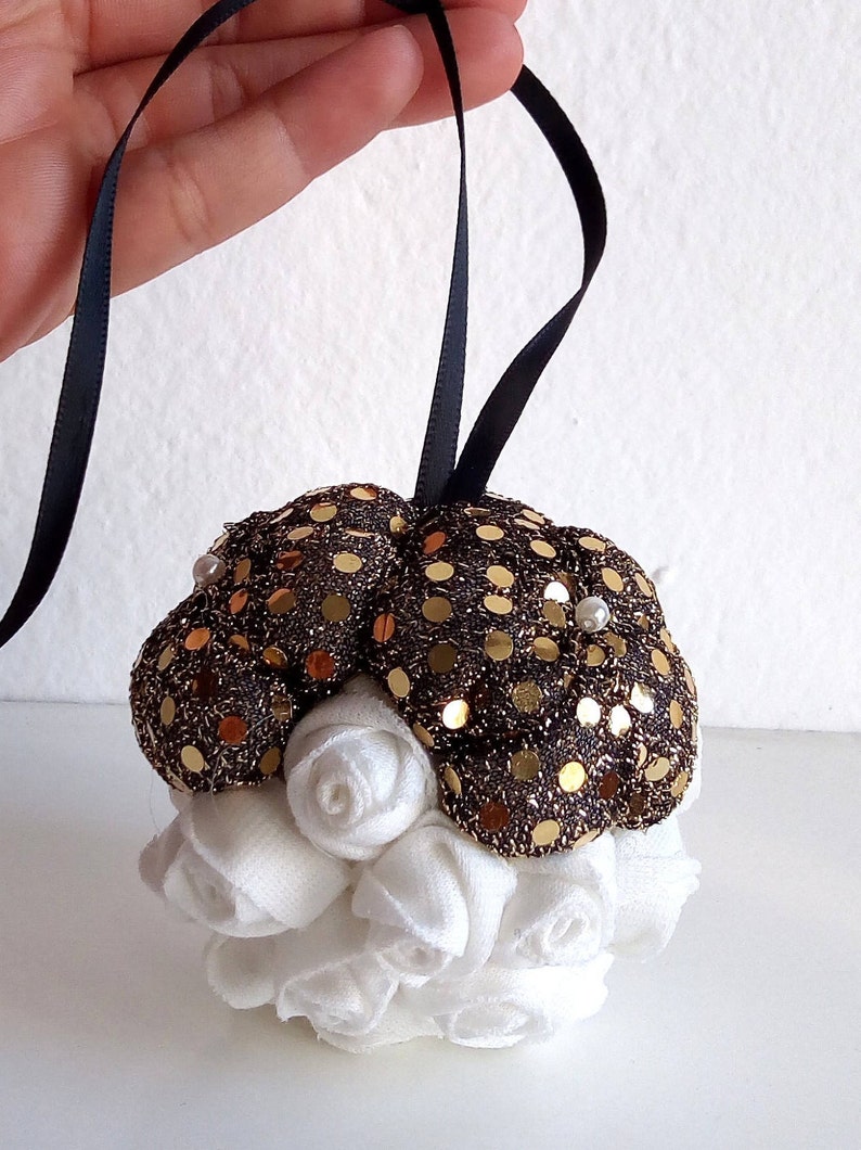 Golden Christmas tree decoration Xmas ball with fabric flowers