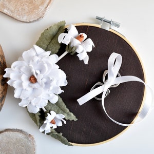 RING HOLDER with white flower, Embroidery hoop, Alternative ring pillow, floral ring pillow, rustic wedding ring box, romantic wedding