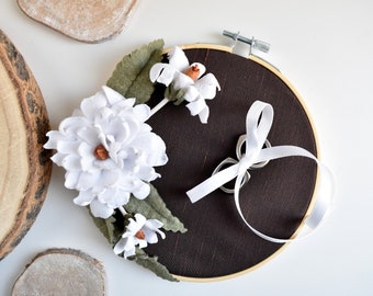 RING HOLDER with white flower, Embroidery hoop, Alternative ring pillow, floral ring pillow, rustic wedding ring box, romantic wedding