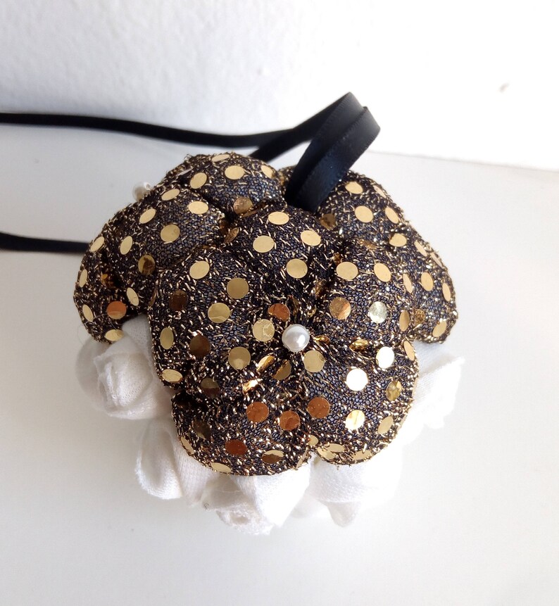 Golden Christmas tree decoration Xmas ball with fabric flowers