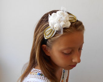 Girl headband with white roses Floral baby hairband Circle Floral crown First communion hair accessories Hair wreath with fabric flowers