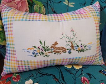 Decorative Pillow, Handmade Pillow, Embordered Deer Pillow, Accent Pillow, Chair Pillow, Patchwork Floral Pillow, 14" x 21"