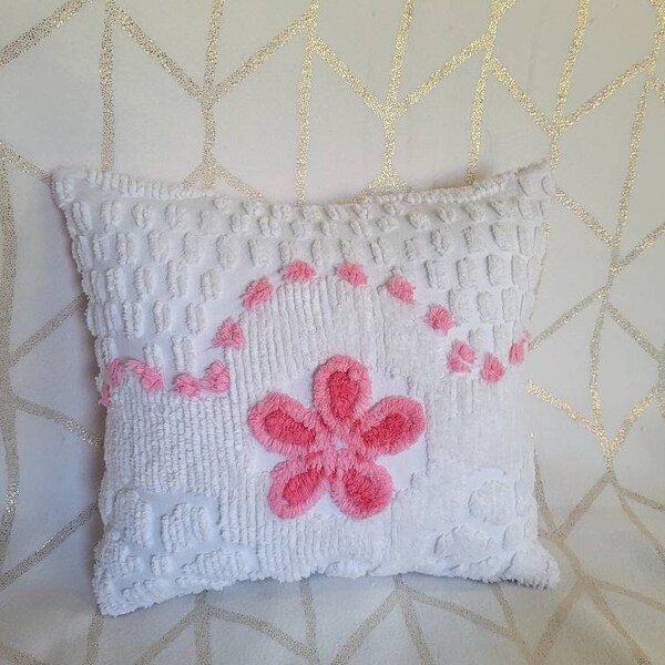 Chenille Pillow, Throw Pillow, Vintage Chenille, Accent Pillow, Decorative Pillow, Shabby Chic Pillow, Cotton Pillow, Throw Pillow