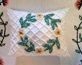 Decorative Chenille Pillow, Antique White Pillow, Yellow Floral Pillow, Throw Pillow, Vintage Cotton Pillow, Accent Pillow, 16 1/2 X 20"