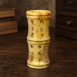 Portalápices de bambú y jade chino antiguo, bote para pinceles de caligrafía tallado, organizador de escritorio de piedra tallada, decoración de oficina de estilo antiguo, regalo para erudito.