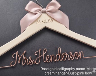 Percha de boda personalizada / Percha nupcial con nombre y fecha personalizados