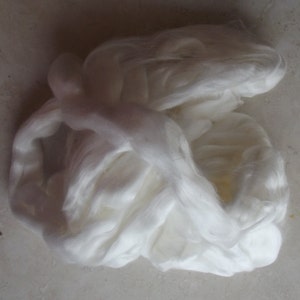 Rose Roving  White      2 oz