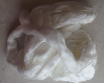 Rose Roving  White      2 oz