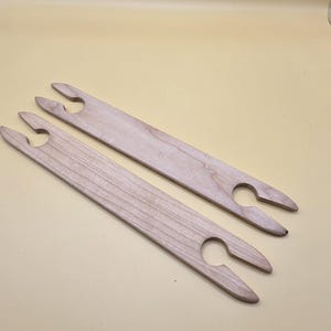 22 , 14 , 10. 6 ,8 inch Curly Maple shuttles