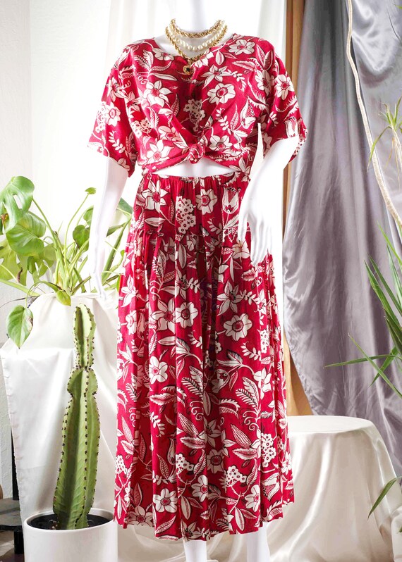 1980s// NORMA KAMALI// Red Floral Bandana Pint Top
