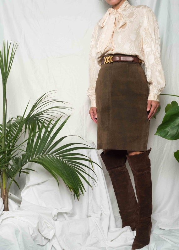 1990s // Brown Suede Pencil Skirt// M